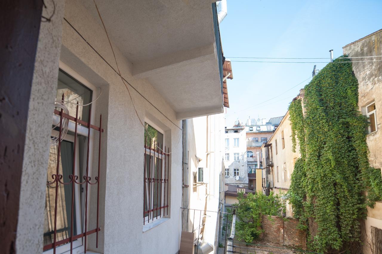 City Center Apartment Lviv Exteriör bild